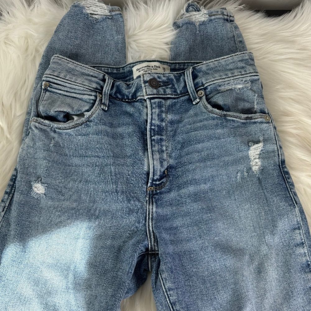 Abercrombie & FitchThe Super Skinny Ankle High Rise Distressed Jeans Sz‎ 26